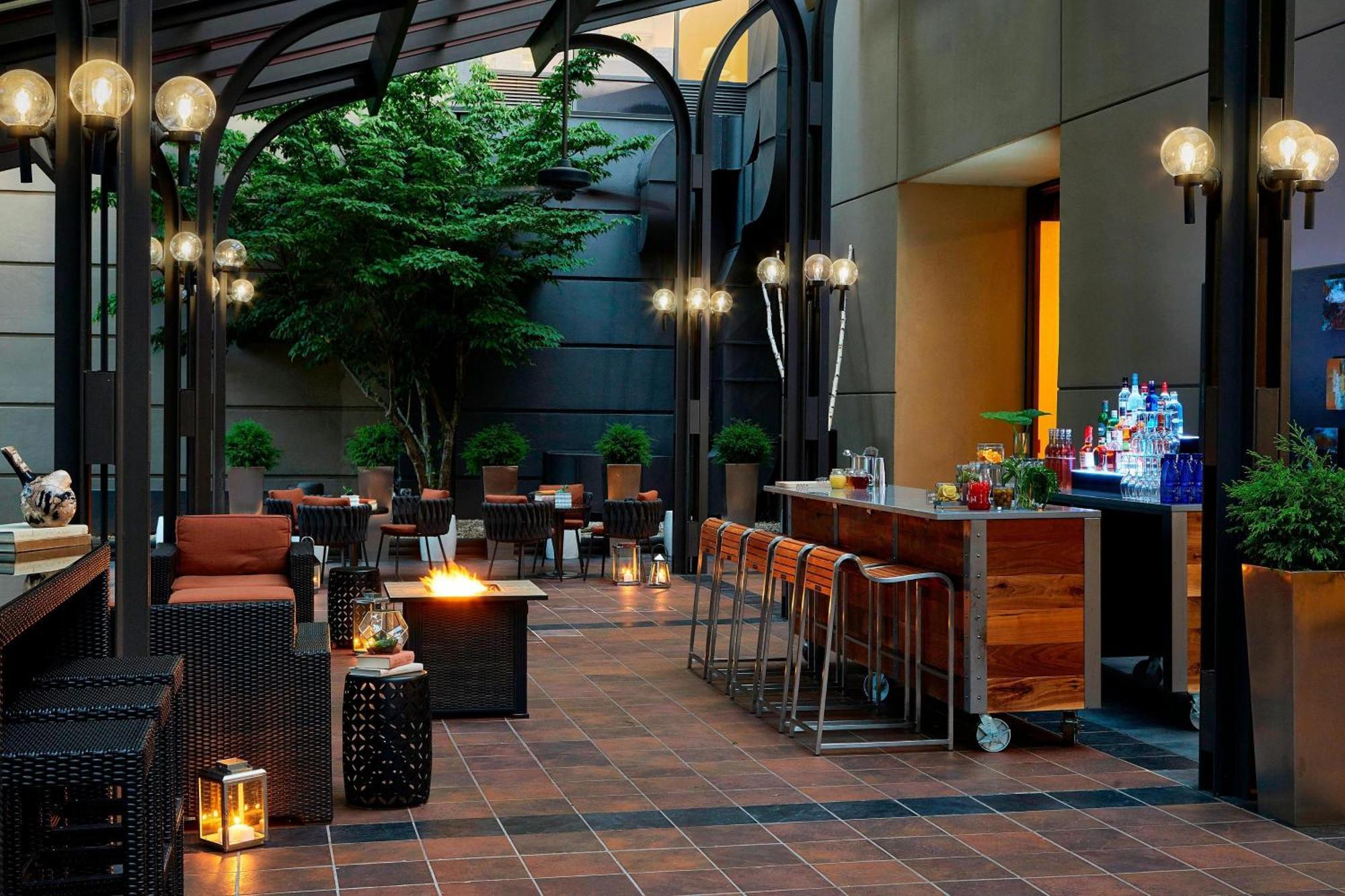 Renaissance Asheville Downtown Hotel Exterior photo